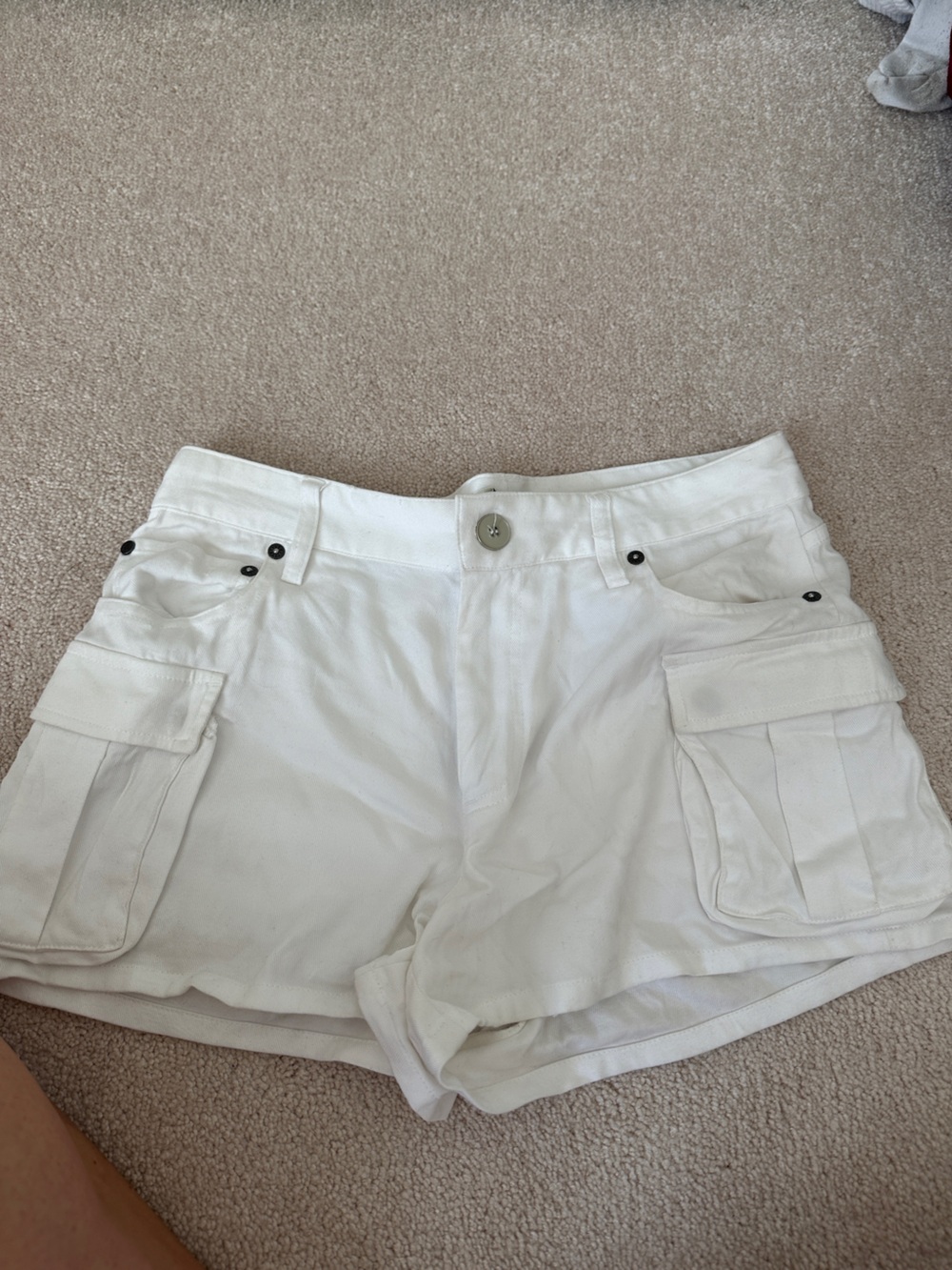 Alice and Olivia cargo shorts